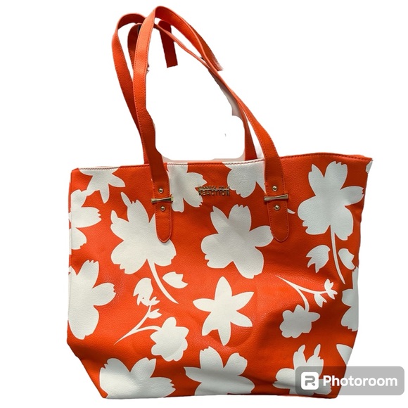 Kenneth Cole Reaction Shoulder Tote - Picture 2 of 11